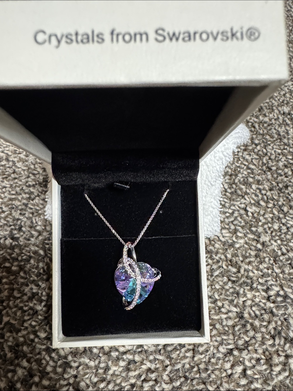 Aurora Heart Crystals from Swarovski Pendant Necklace in Purple-Blue, nwot